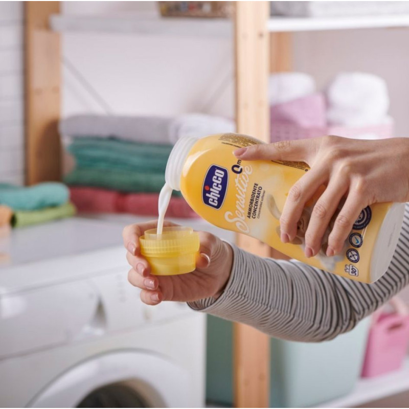 Пом’якшувач тканин Chicco “Tender Touch” серії “Sensitive”, 750 мл. 68294.10