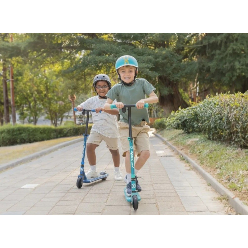 Електросамокат GLOBBER серії E-MOTION 6 зелений, з підсвіткою, 50кг, 6+, 2 колеса