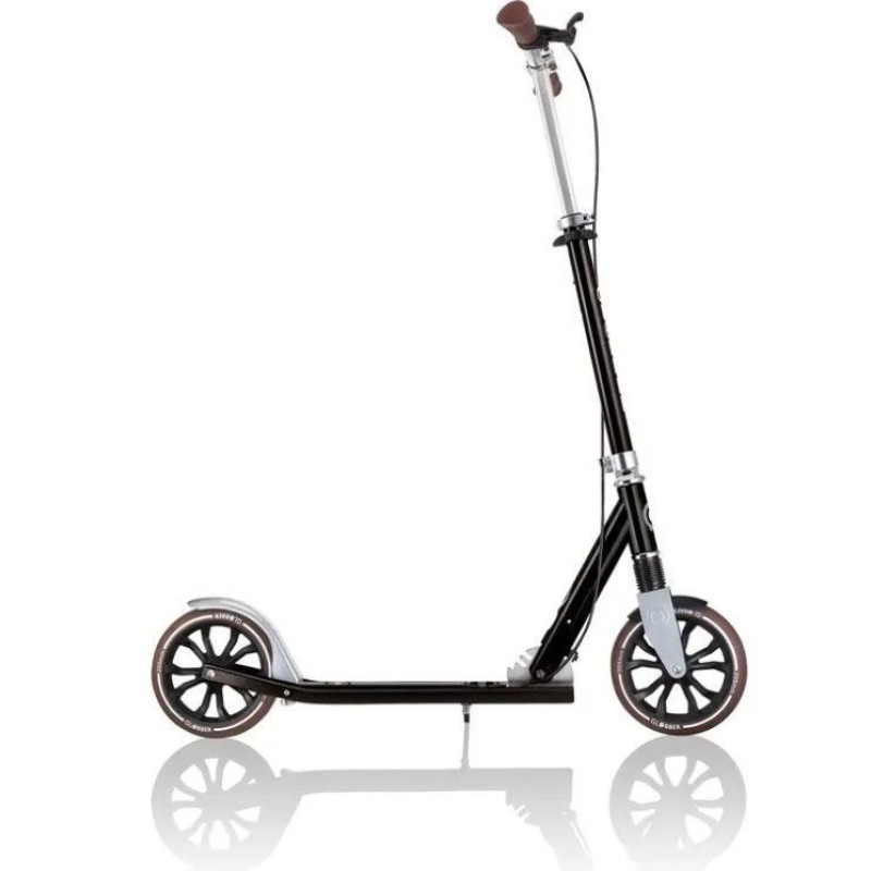 Самокат GLOBBER серії NL205 DELUXE, з ручним гальмом, чорний, 100кг, 8+