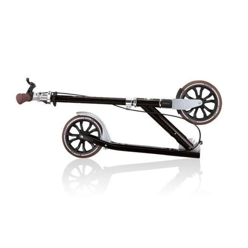 Самокат GLOBBER серії NL205 DELUXE, з ручним гальмом, чорний, 100кг, 8+