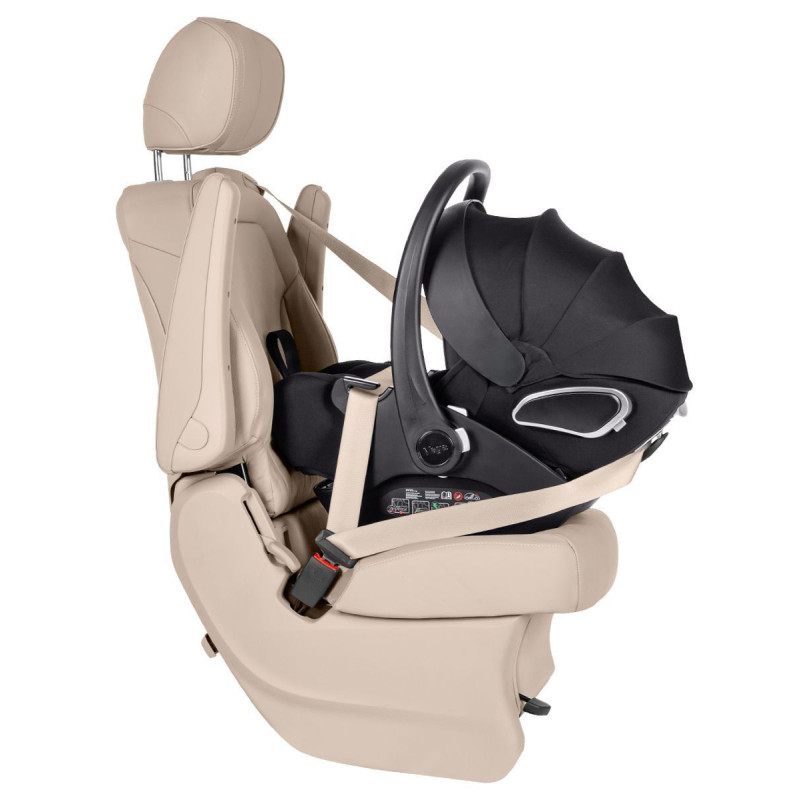 Автокрісло CARRELLO Vega CRL-14101 Absolute Black i-Size 40-87см /1/