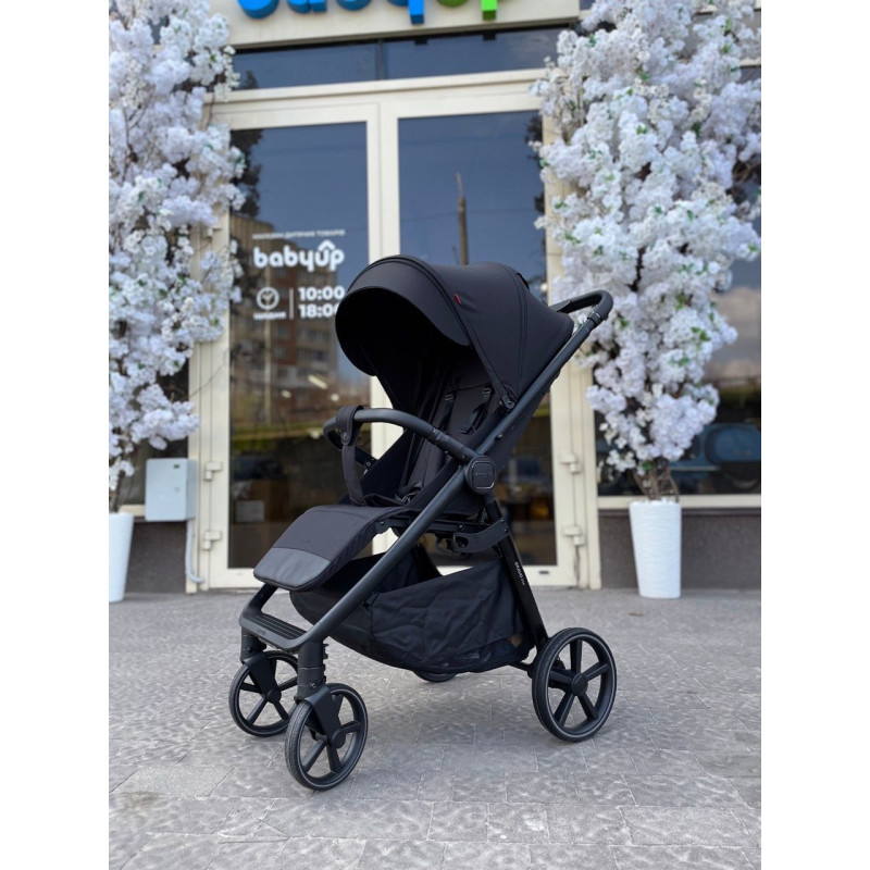 Прогулянкова коляска CARRELLO Bravo M/Lite CRL-5529 Piano Black /1/
