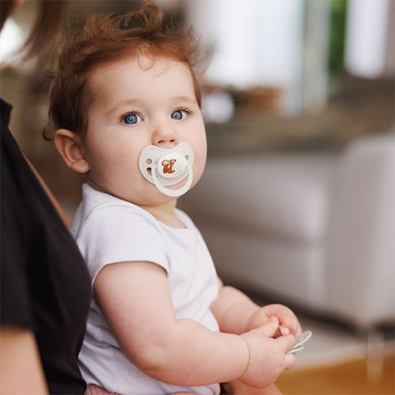 Пустушка анатомічна силіконова 6-18 міс. (беж/зелена) BabyOno 1670/02